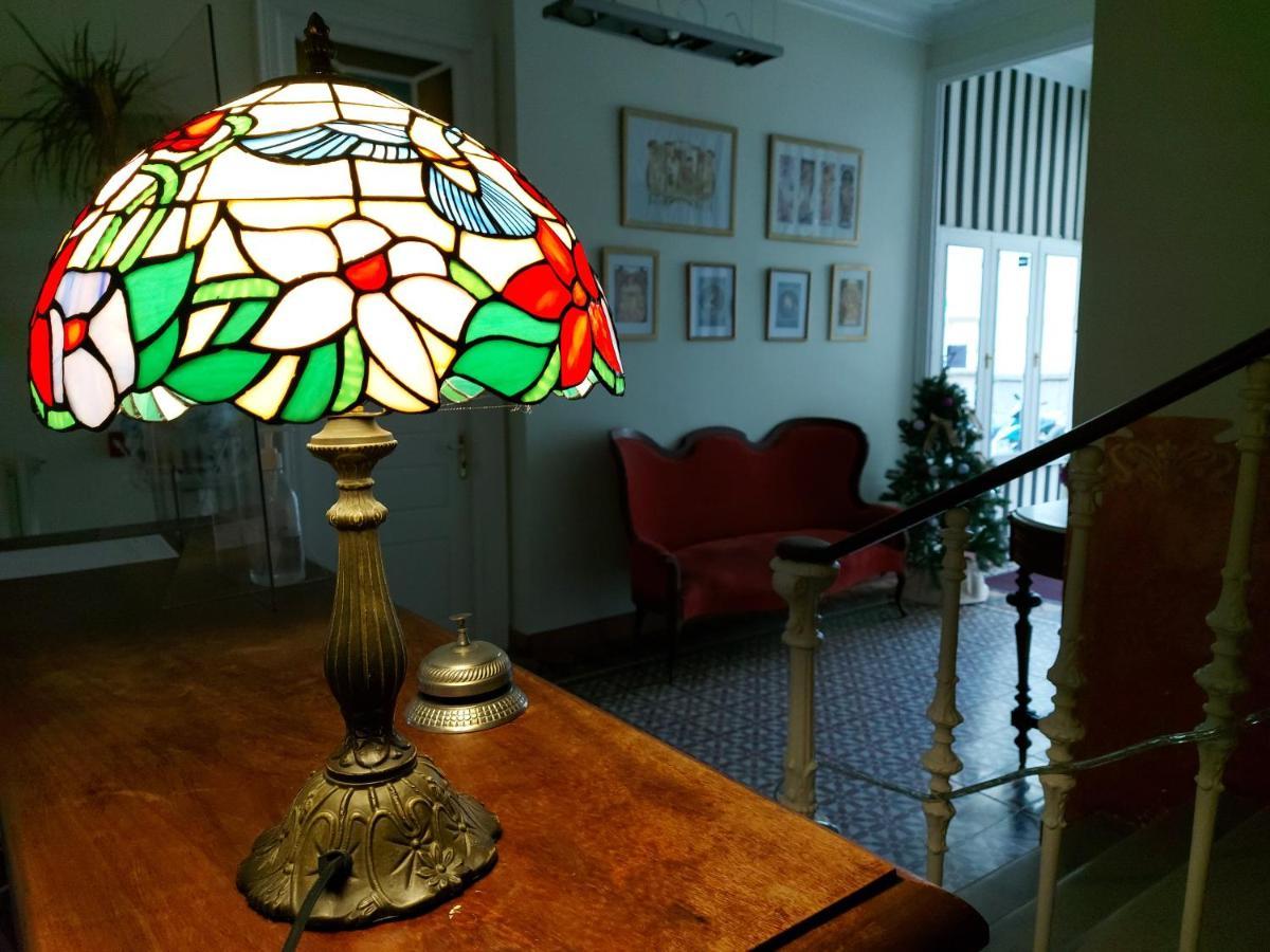 Hotel Noucentista Sitges Kültér fotó