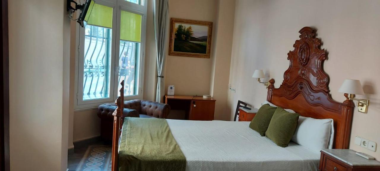 Hotel Noucentista Sitges Kültér fotó