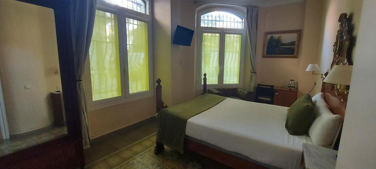 Hotel Noucentista Sitges Kültér fotó